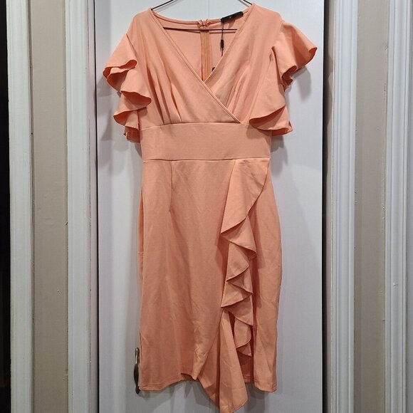 Dresses & Skirts - 😳BUY 1,GET 2 FREE😳 NWT knitee peach dress
